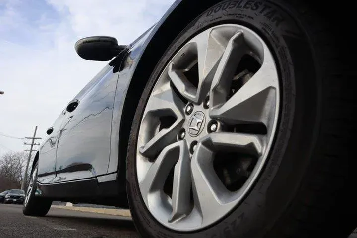 $17005 : Honda Accord 2020 LX 4dr Sed image 10