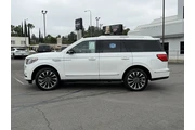 $36495 : Lincoln Navigator 2021 4x2 R thumbnail