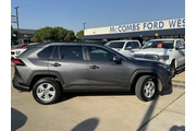 $27974 : Toyota RAV4 2021 AWD XLE 4dr thumbnail
