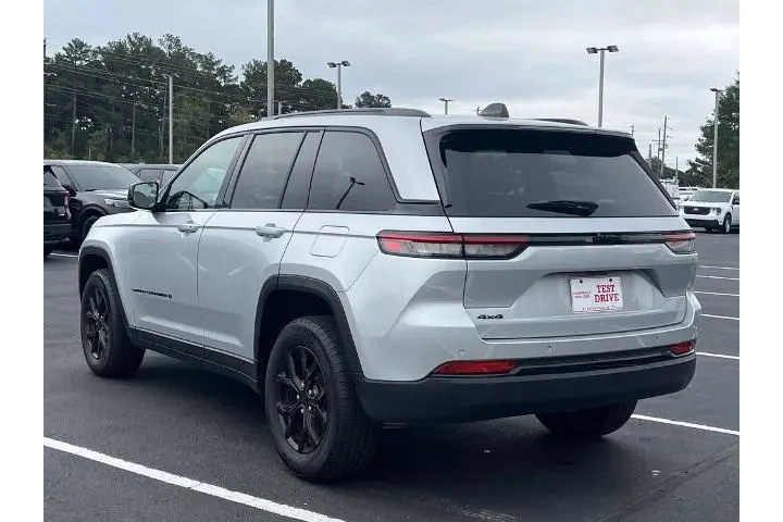 $29998 : Jeep Grand Cherokee 2024 4x4 image 7