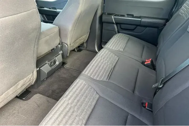 $35995 : Ford F-150 2023 4x4 XLT 4dr image 4