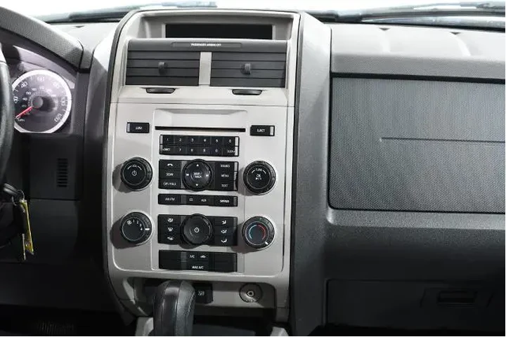 $4955 : Ford Escape 2012 XLT 4dr SUV image 9