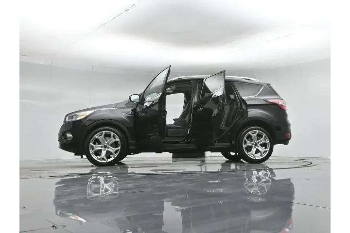 $16800 : Ford Escape 2017 Titanium 4d image 8