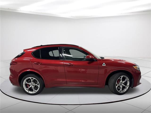 $27221 : Pre-Owned 2019 Stelvio Quadri image 2