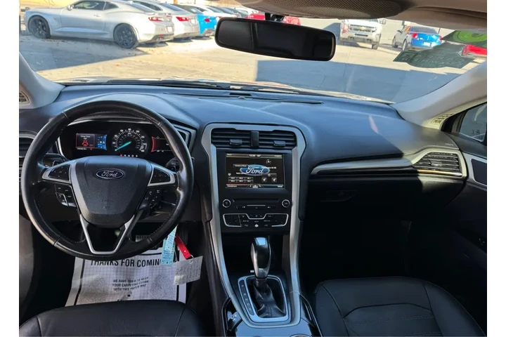 2016 Fusion SE image 9