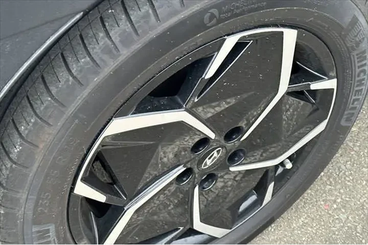 $26990 : Hyundai IONIQ 5 2024 SEL 4dr image 4