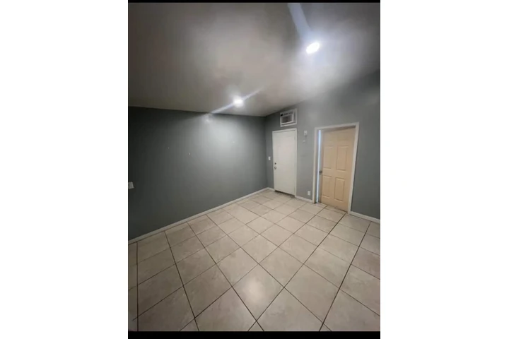 $1500 : Studio en Reseda image 1