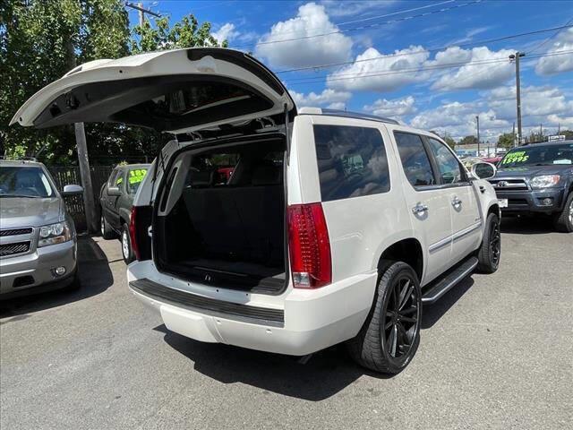 $10995 : 2010 Escalade Luxury image 10