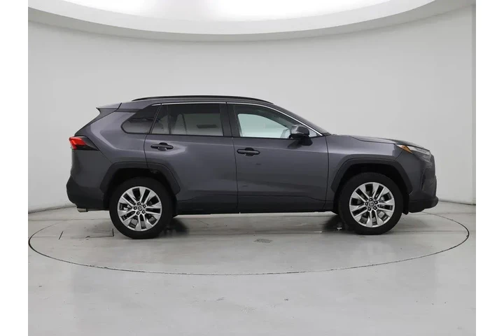 $35998 : Toyota RAV4 2024 AWD XLE Pre image 7