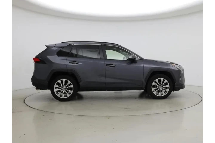 $23998 : Toyota RAV4 2019 XLE Premium image 7