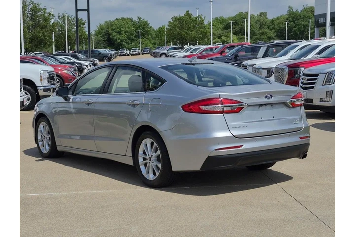 $18301 : Ford Fusion 2020 SE 4dr Seda image 4