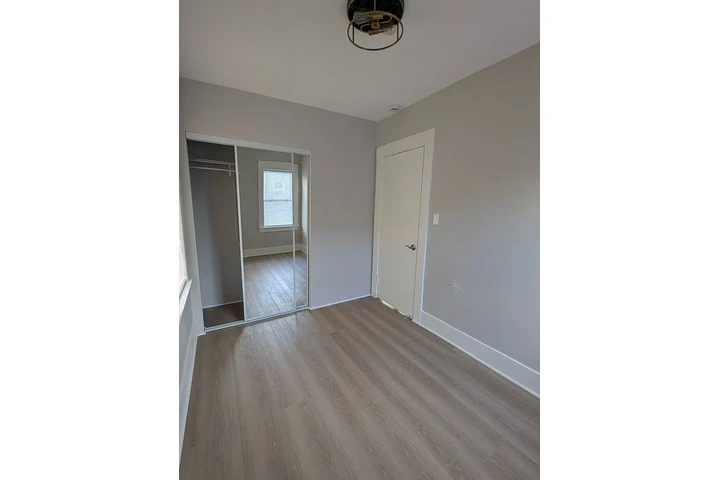 $800 : Casa dúplex de 2 dormitorios ! image 8