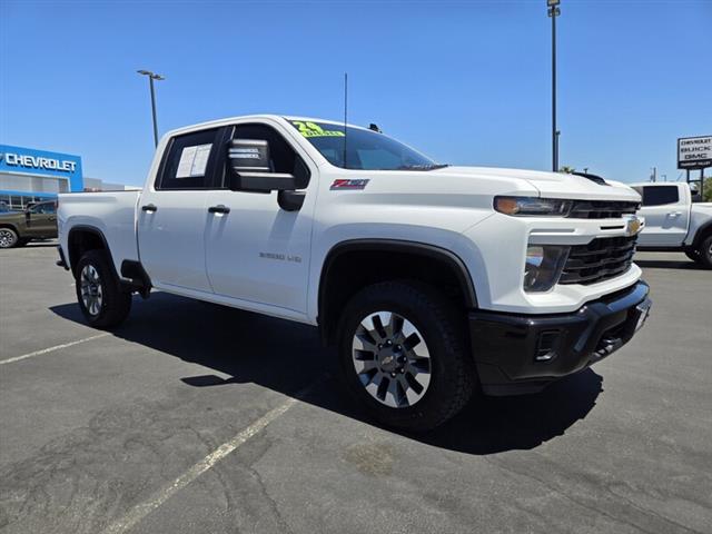 $57915 : Pre-Owned 2024 SILVERADO 2500 image 1