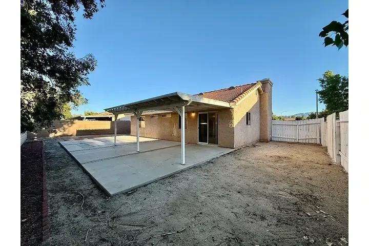 $1550 : Casa con encanto, Palmdale, CA image 5