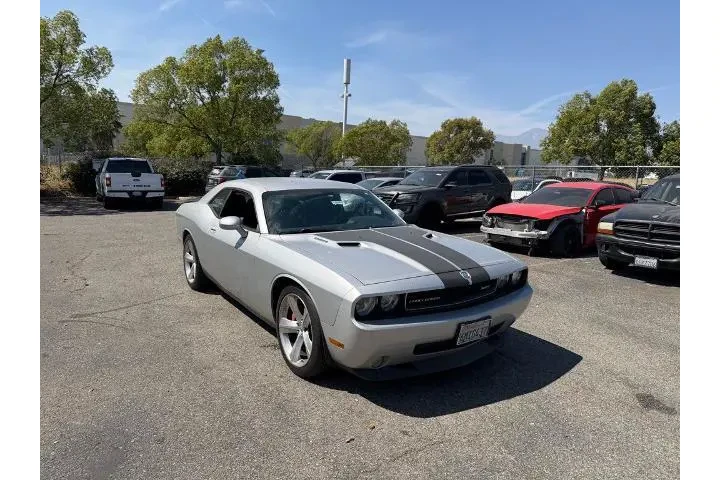 $23900 : Dodge Challenger 2010 SRT8 2 image 2