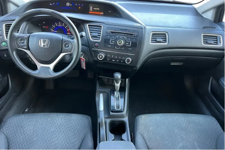 $9500 : Honda Civic 2015 LX 4dr Seda image 3
