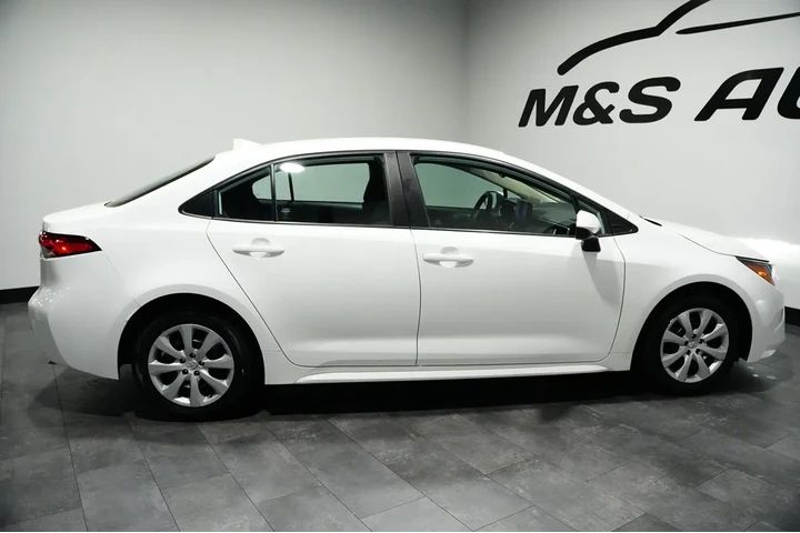 $19918 : 2023 Corolla image 9