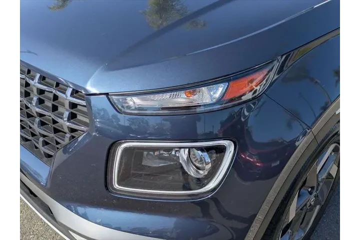 $20591 : Hyundai VENUE 2025 Limited 4 image 9