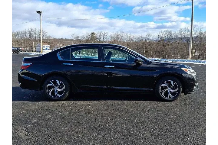 $12495 : Honda Accord 2016 LX 4dr Sed image 9