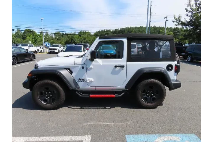 $28000 : Jeep Wrangler 2024 4x4 Sport image 9