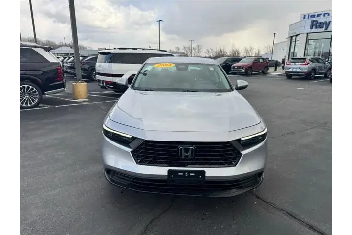 $25990 : Honda Accord 2024 LX 4dr Sed image 2