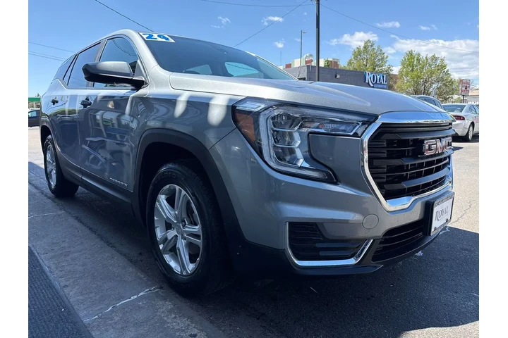 $21995 : 2024 GMC Terrain FWD SLE image 3