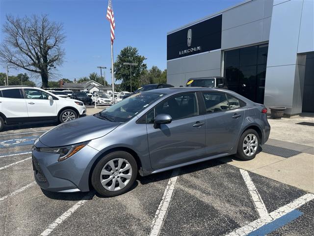 $20999 : 2022 Corolla LE Sedan I-4 cyl image 3