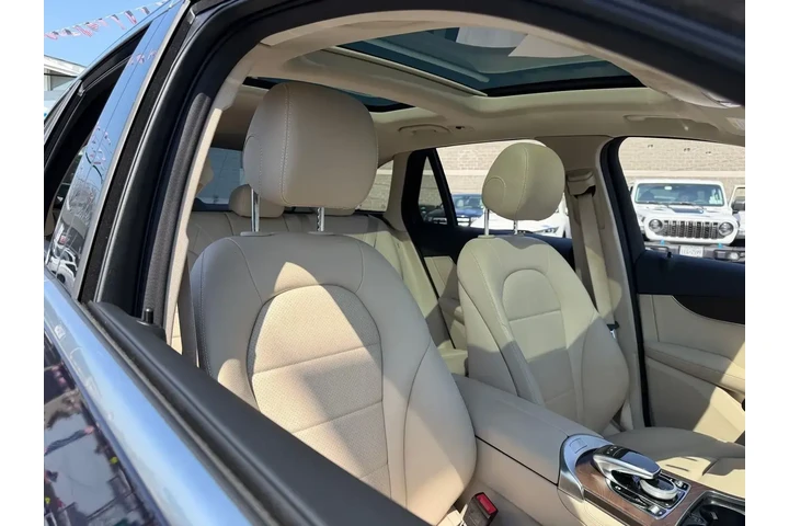 $22498 : Mercedes-Benz GLC 2019 AWD G image 10