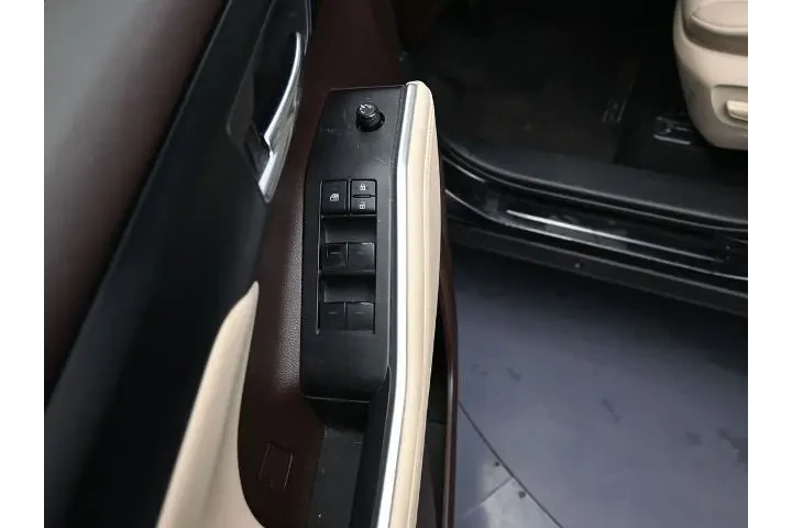 $29495 : Toyota Highlander 2021 XLE 4 image 6