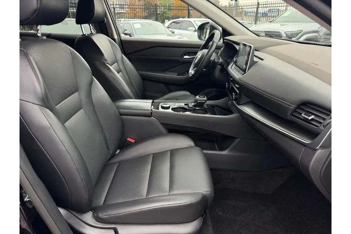 2023 Rogue SV AWD image 8