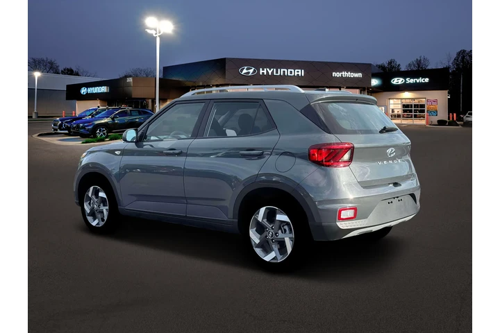 $23602 : Hyundai VENUE 2026 SEL 4dr C image 4
