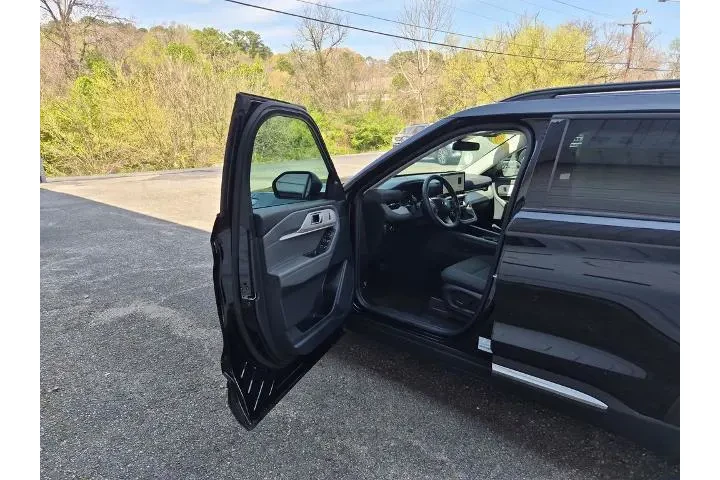 $34988 : Ford Explorer 2025 Active 4d image 8