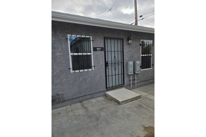 $1750 : 2 Casitas Disponibles de Renta image 1