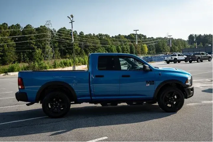 $29888 : Ram 1500 Classic 2021 4x4 SL image 9