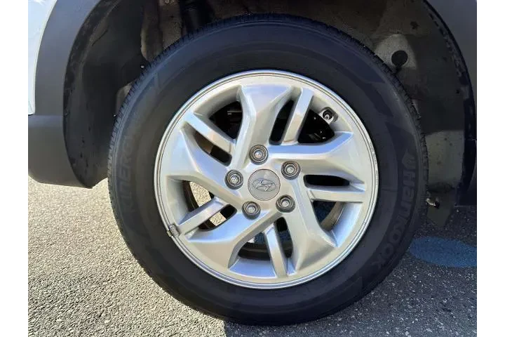 $15999 : Hyundai VENUE 2023 SE 4dr Cr image 6