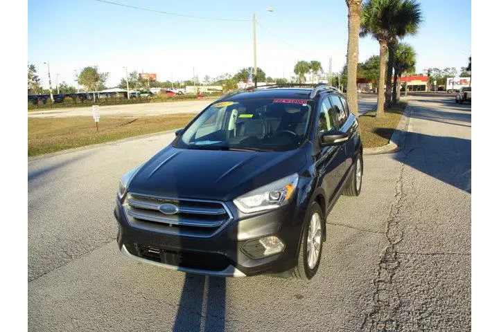 $12995 : Ford Escape 2017 Titanium 4d image 3