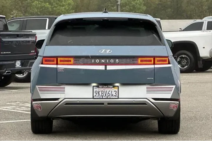 $32490 : Hyundai IONIQ 5 2024 AWD Lim image 5