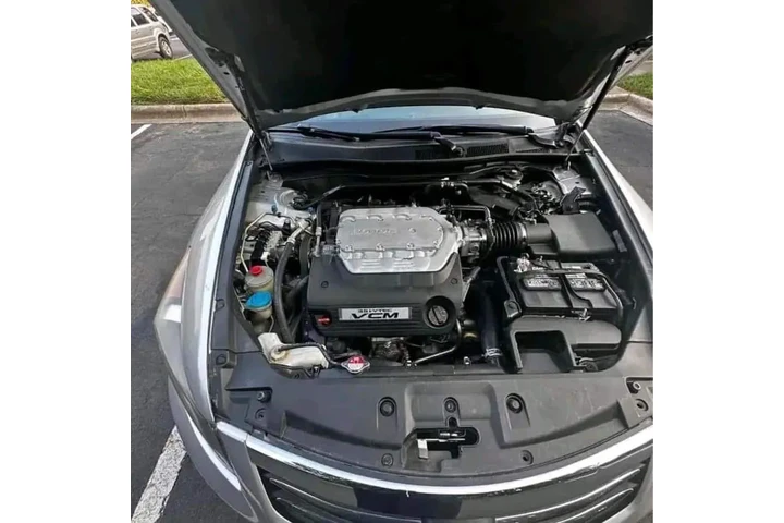 $1500 : Honda Accord image 5