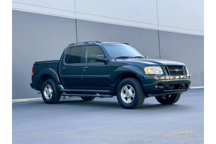 $9940 : 2004 Explorer Sport Trac Adre image 4
