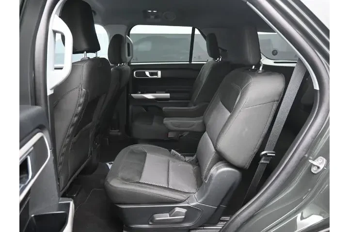 $26952 : Ford Explorer 2023 XLT 4dr S image 2