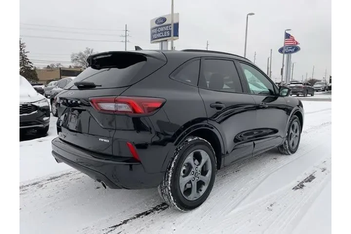 $26361 : Ford Escape 2023 AWD ST-Line image 5