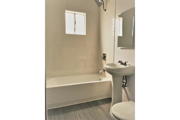 $1475 : 1321 Kenmore St , Los Angeles image 4