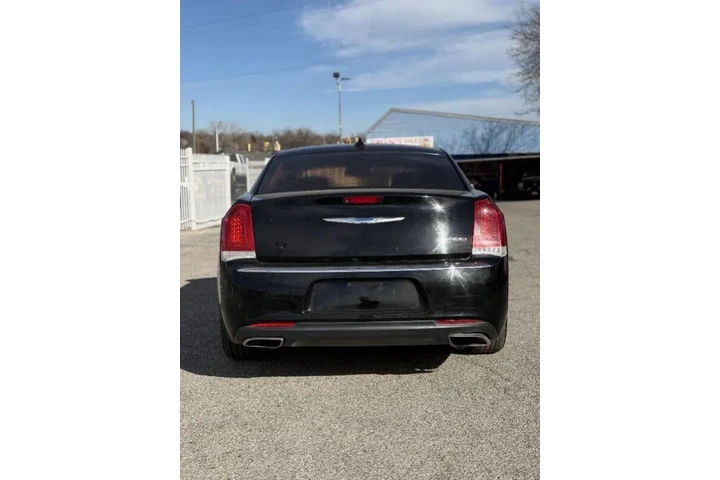 $11900 : 2019 300 Touring image 5