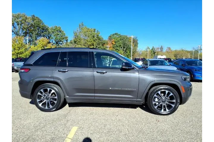 $33797 : Jeep Grand Cherokee 2022 4x4 image 9