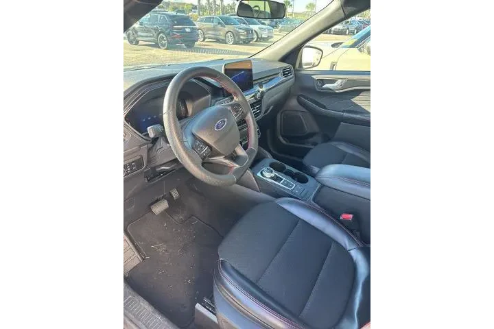 $23724 : Ford Escape 2025 ST-Line 4dr image 10