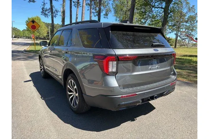$39612 : Ford Explorer 2025 AWD ST-Li image 5