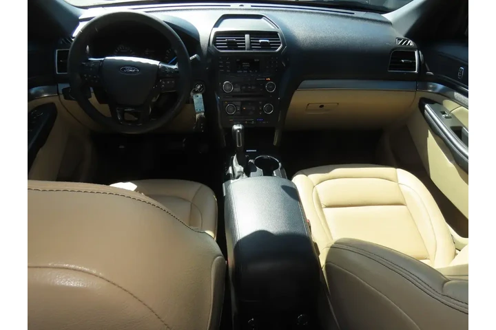 $13999 : Ford Explorer 2017 Base 4dr image 4