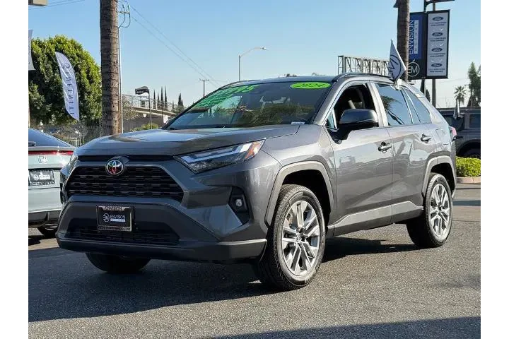 $32994 : Toyota RAV4 2024 XLE Premium image 4