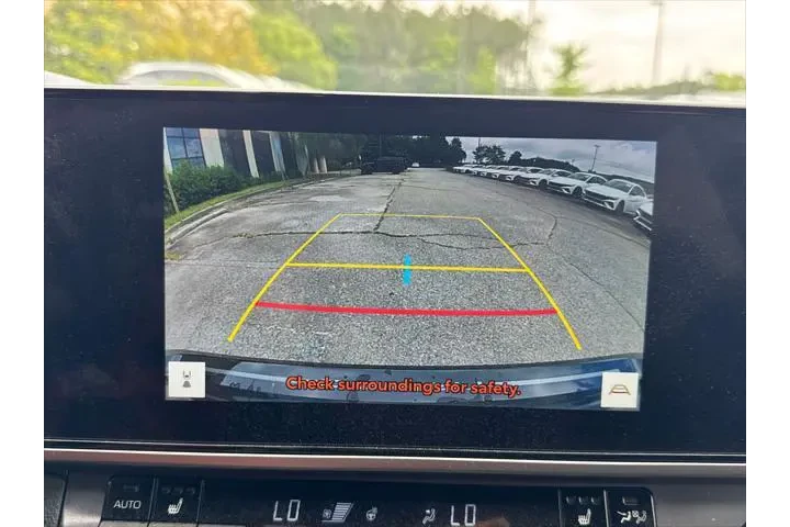 $33420 : Toyota Camry 2025 XLE 4dr Se image 10