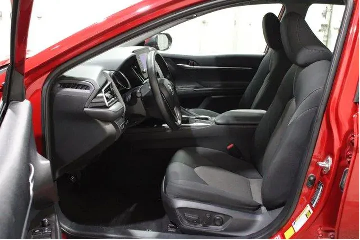 $25998 : Toyota Camry 2023 LE 4dr Sed image 3